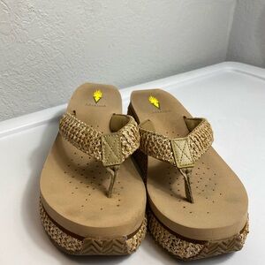 Volatile Gilde Tong Sandals Sz 9